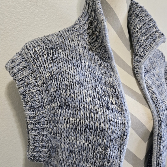 L'AGENCE Knit Cardigan Sweater Open Front Sleeveless Blue Gray Medium - Picture 3 of 13